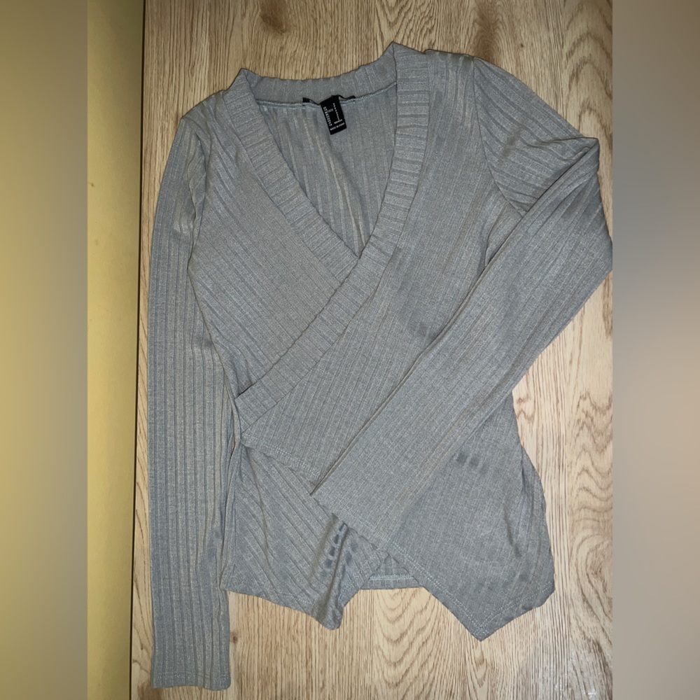 Warm long sleeve, v-neck
